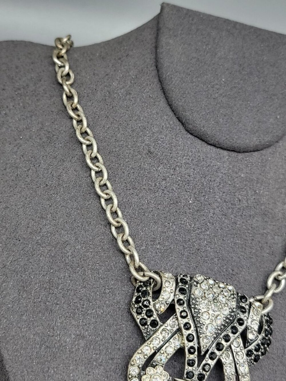Mark. By Avon Black White Rhinestone Pendant Necklace Vintage 18" Silver Tone - Picture 3 of 11